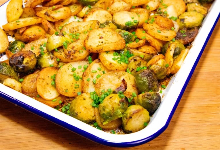 Turmeric Potatoes & Sprouts with Garlic Oil for Cooking