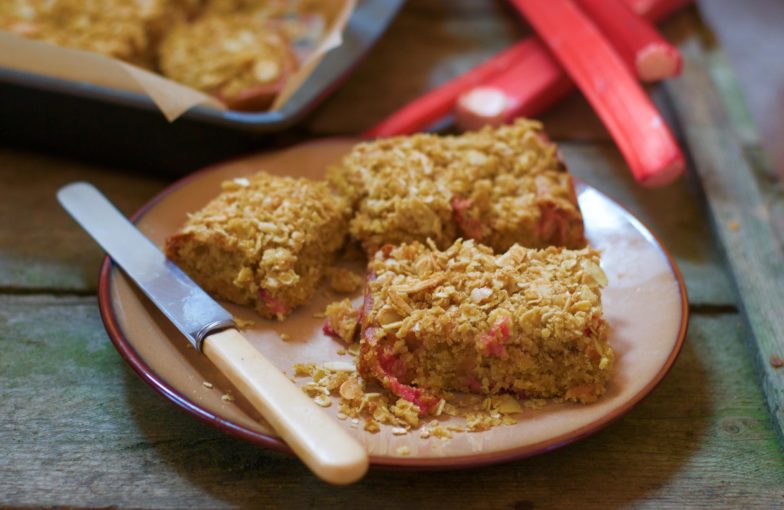 Rhubarb and Ginger Crumble Cake